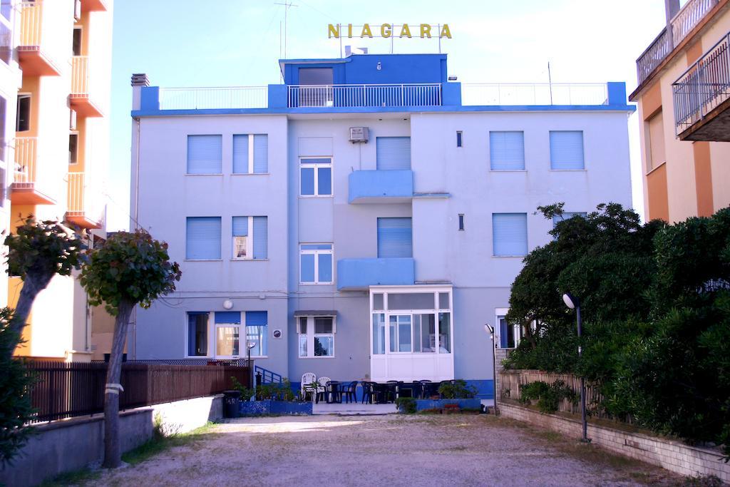 Hotel Niagara Marotta Exterior photo